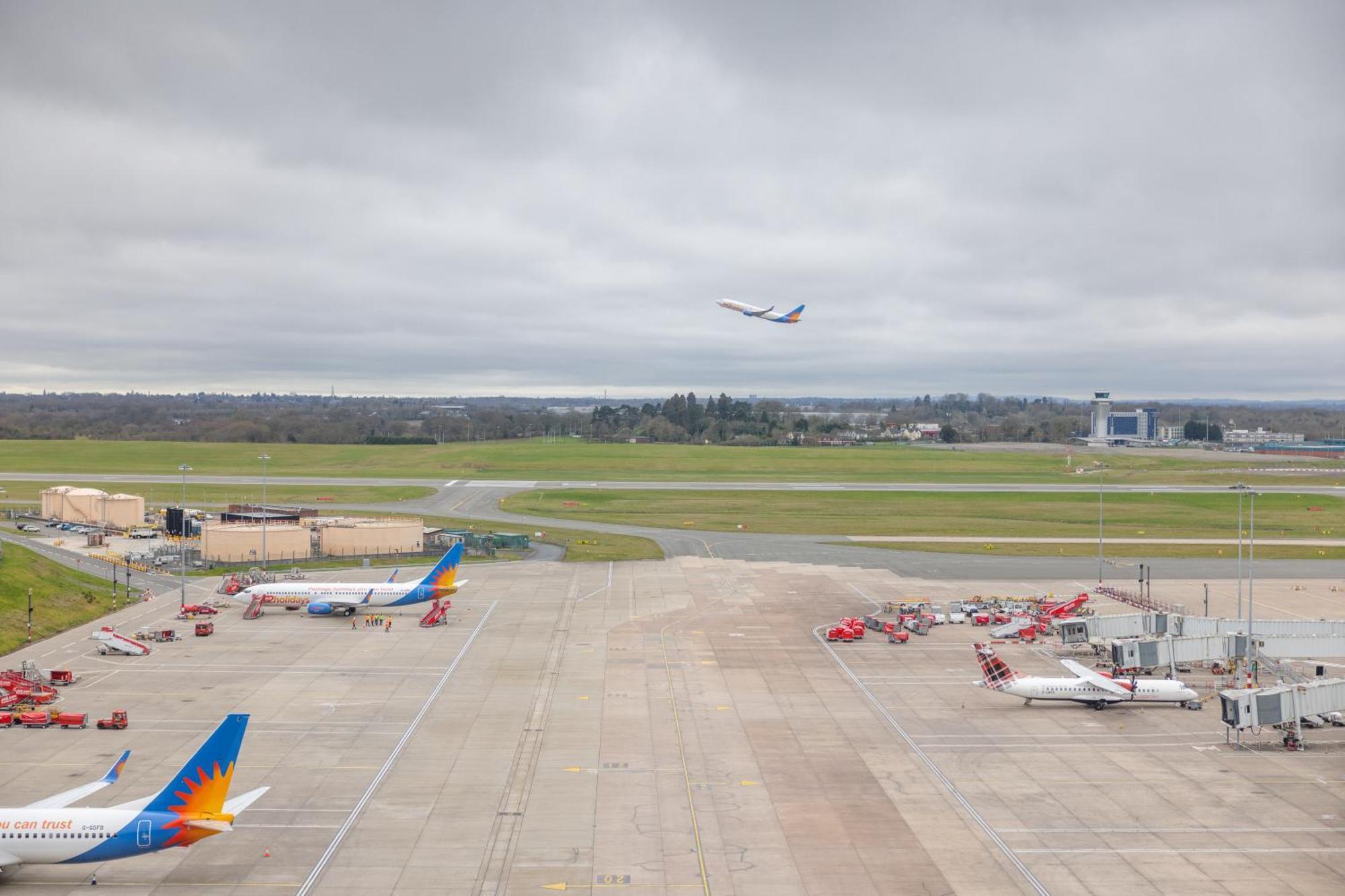 Hilton Garden Inn Birmingham Airport Uk Bickenhill Bagian luar foto