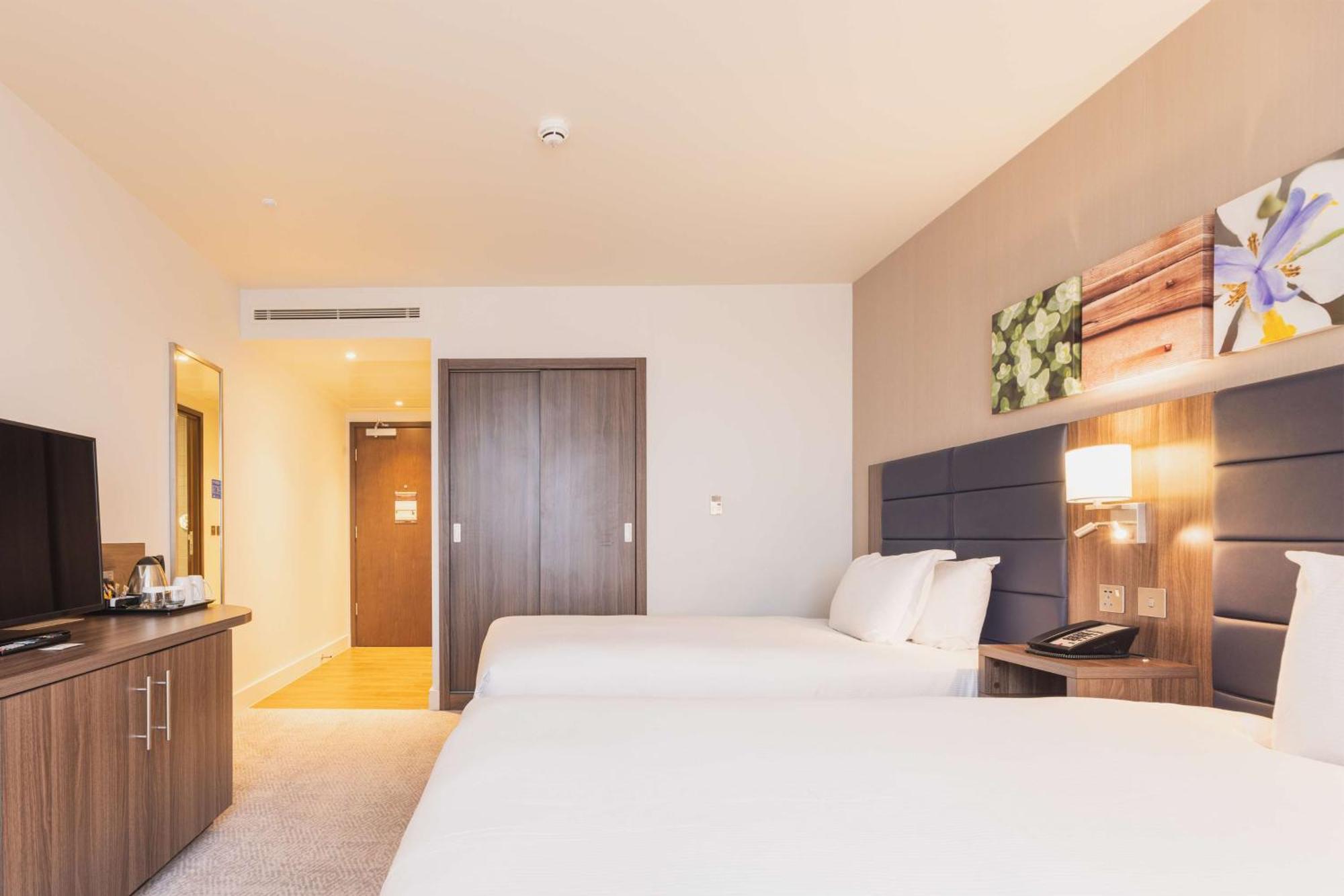 Hilton Garden Inn Birmingham Airport Uk Bickenhill Bagian luar foto