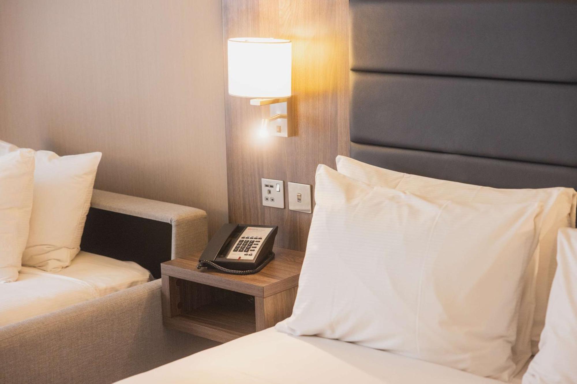 Hilton Garden Inn Birmingham Airport Uk Bickenhill Bagian luar foto