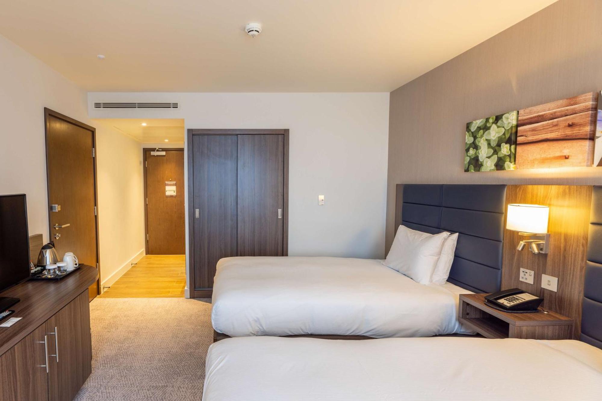 Hilton Garden Inn Birmingham Airport Uk Bickenhill Bagian luar foto